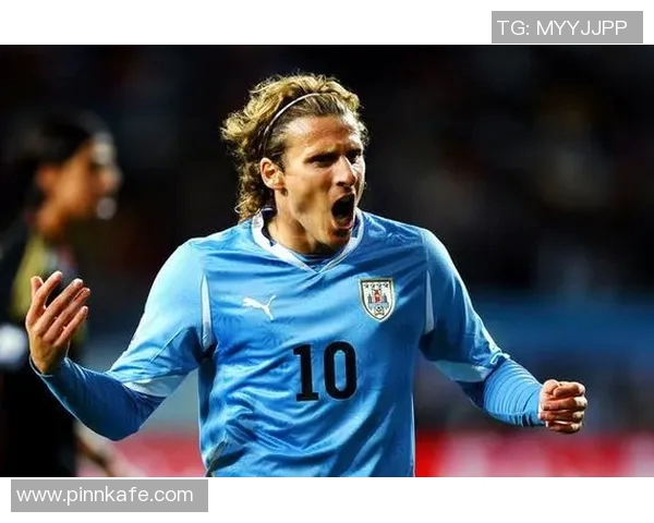 三十多岁足球球星风采依旧巅峰不减展现独特魅力与职业生涯精彩瞬间 三十多岁足球球星风采依旧巅峰不减展现独特魅力与职业生涯精彩瞬间