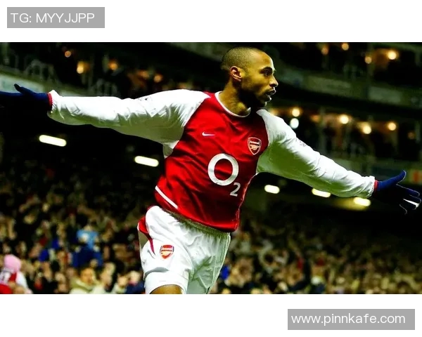 全球顶级球星足球合集：回顾传奇人物与经典瞬间的精彩篇章