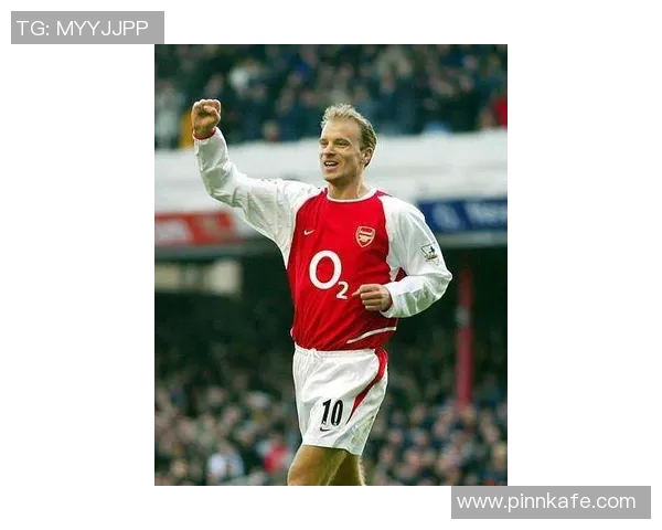 西班牙足球著名前锋巨星荣耀征程与绿茵传奇辉煌故事