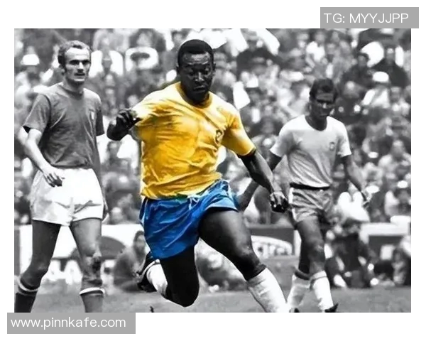 百位足球巨星风采全景解析 球场传奇与历史瞬间集锦 百位足球巨星风采全景解析 球场传奇与历史瞬间集锦